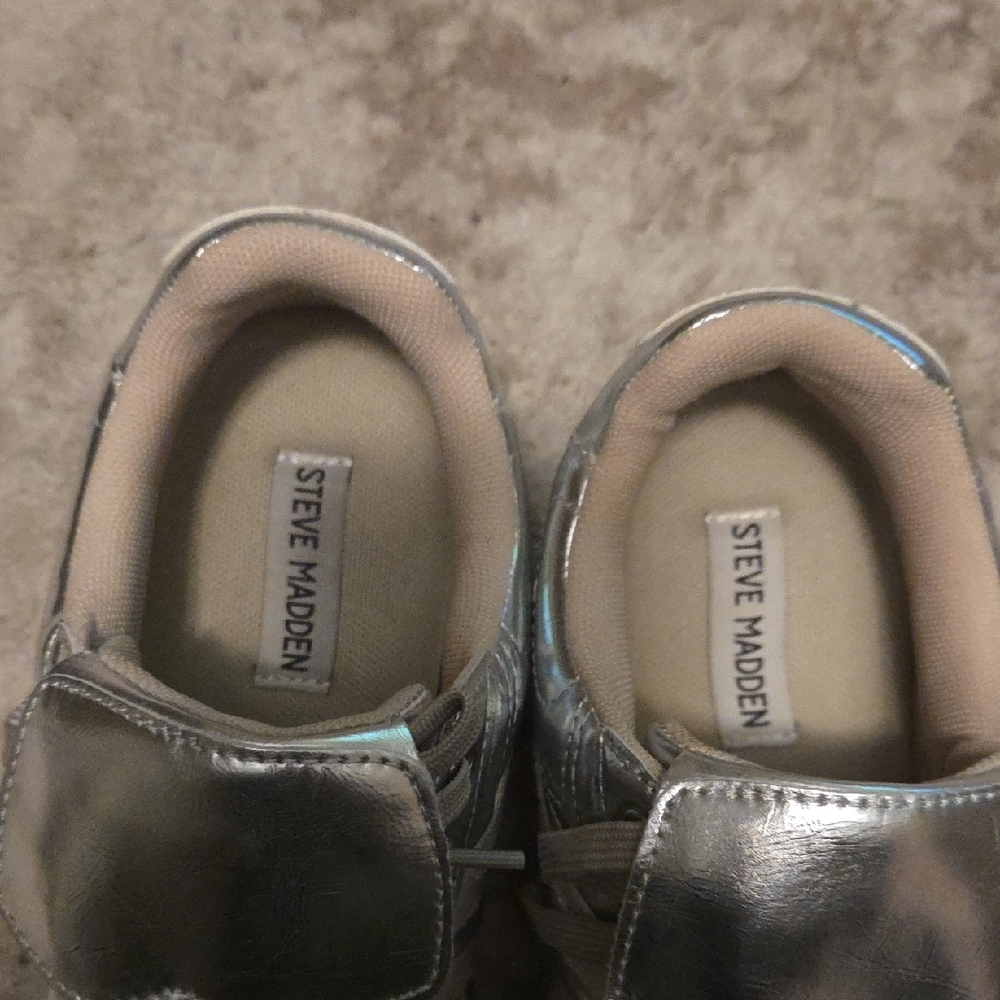Steve Madden Silver Shoes - Picture 2 of 7